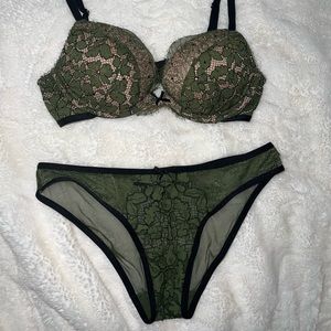 Olive Green Victoria Secret set. 32 B